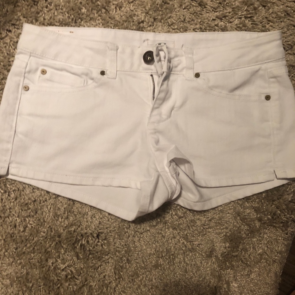 O’Neil white shorts